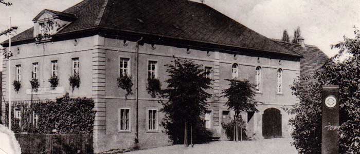 Gasthof zum Strauch. Schwarz-Weiß-Bild